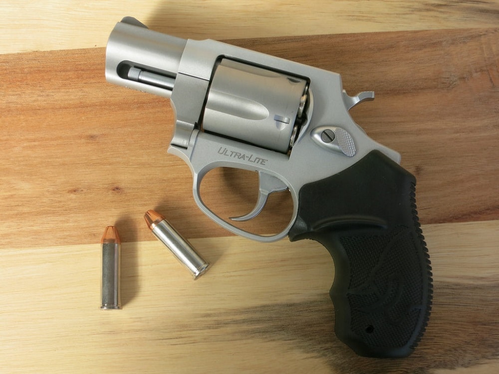 Taurus Model 85 Review - Featured image